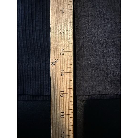 Lululemon Size 4 Ebb to Street Long Sleeve T- Shirt Tee Cropped Black Padded K3v - Picture 8 of 9
